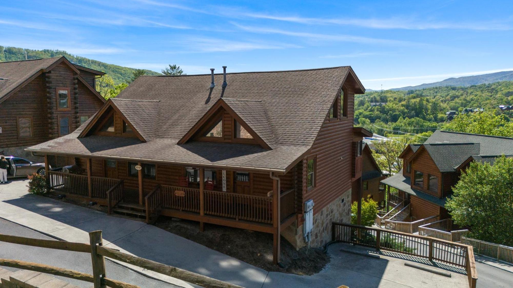 Cozy Cabin In The Smokies!!! Fully Furnished And Complete With Community Indoor And Outdoor Pools And Spas, Game And Fitness Rooms As Well As A Private Hot Tub Pigeon Forge Exteriér fotografie