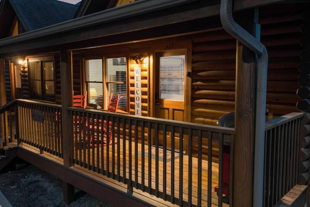 Cozy Cabin In The Smokies!!! Fully Furnished And Complete With Community Indoor And Outdoor Pools And Spas, Game And Fitness Rooms As Well As A Private Hot Tub Pigeon Forge Exteriér fotografie