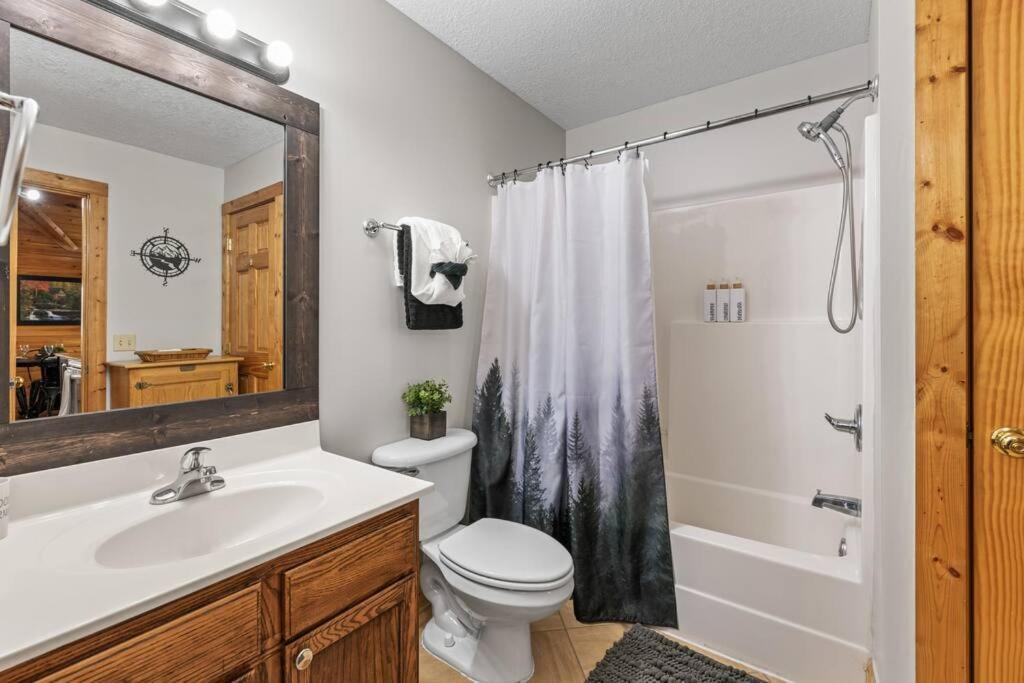 Cozy Cabin In The Smokies!!! Fully Furnished And Complete With Community Indoor And Outdoor Pools And Spas, Game And Fitness Rooms As Well As A Private Hot Tub Pigeon Forge Exteriér fotografie